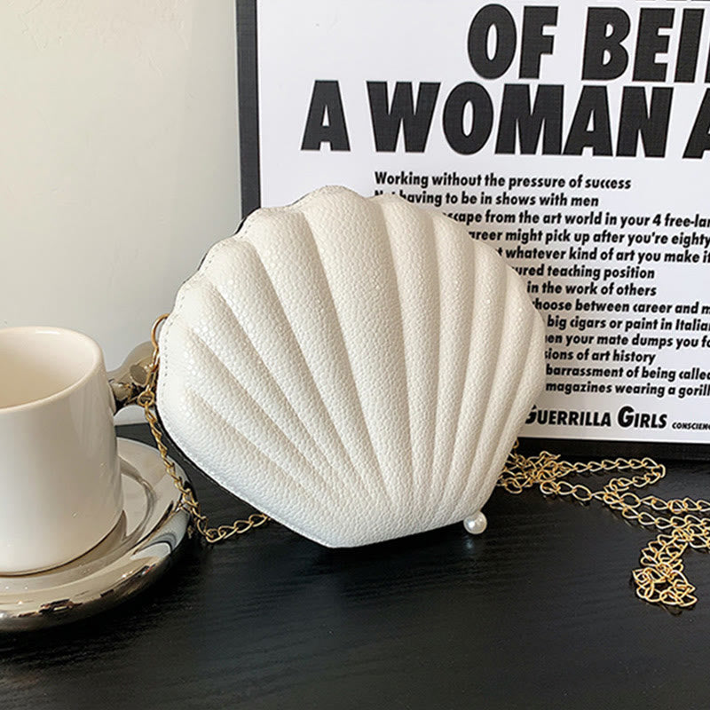 Umhängetasche für Damen mit Muschelmuster und Lederstruktur