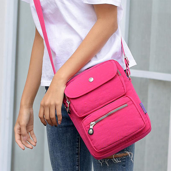 Umhängetasche aus Nylon mit mehreren Taschen
