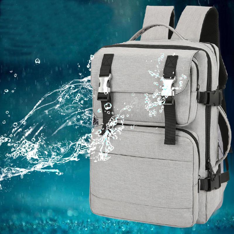 Wasserabweisender und diebstahlsicherer Reiserucksack