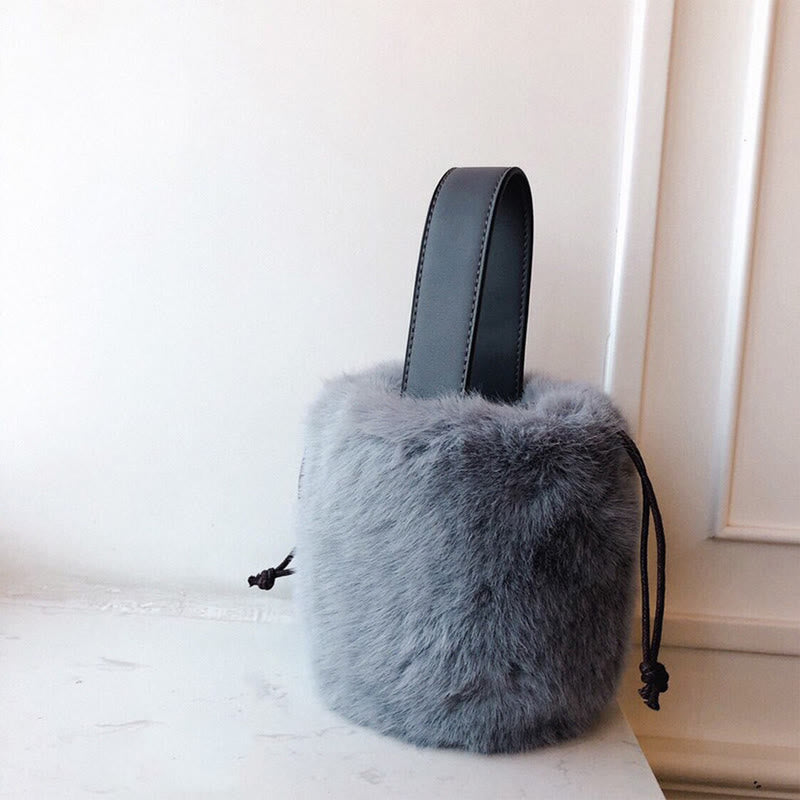Handtasche mit Kordelzug für Damen, minimalistische Beuteltasche aus Kunstpelz