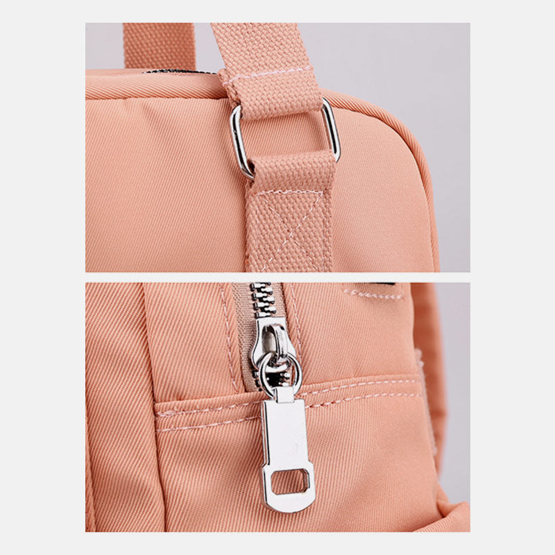 Leichter Rucksack mit Prägestickerei und USB-Ladeanschluss