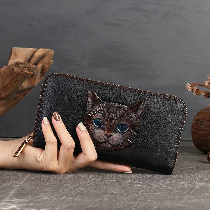 Geldbörse aus echtem Leder mit geprägtem Katzenmotiv und mehreren Fächern