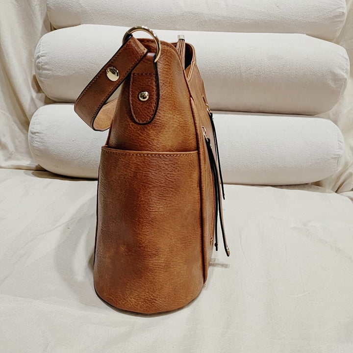 Elegante Umhängetasche für Damen mit Doppelreißverschluss und Quaste aus Leder
