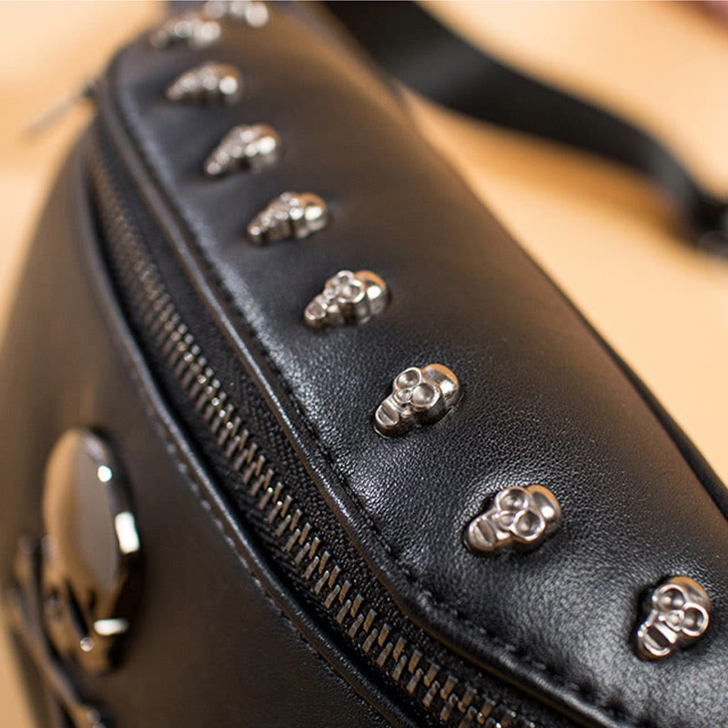 Gürteltasche im Punk-Stil mit Totenkopf und Nietengürtel, Brusttasche