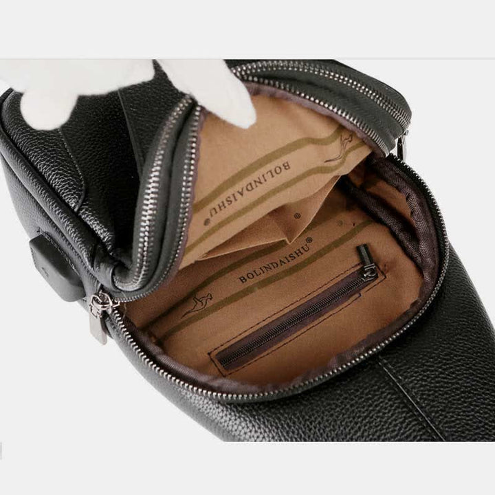 Sling-Brusttasche aus Leder mit mehreren Taschen für Männer mit USB-Ladeanschluss