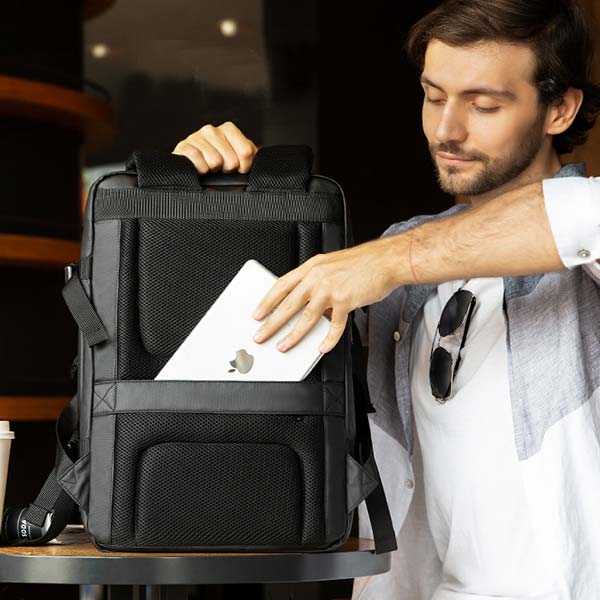 Erweiterbarer, mehrschichtiger, wasserdichter Business-Rucksack mit Uhr
