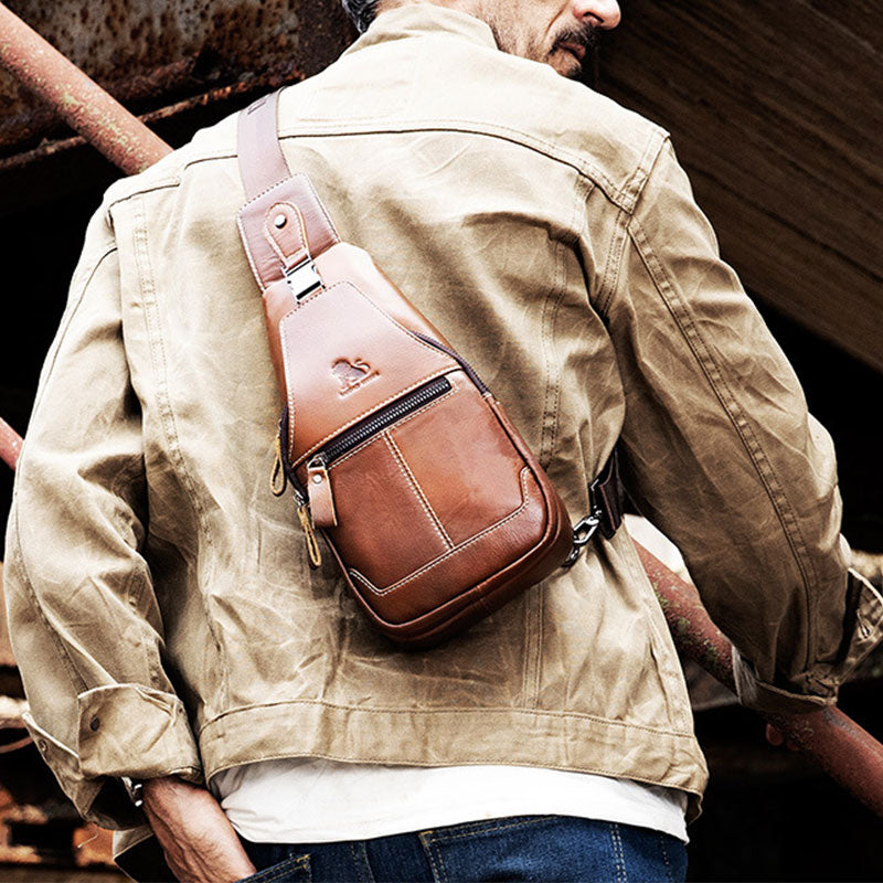 Schultertasche im Vintage-Stil mit mehreren Taschen und Kopfhöreranschluss