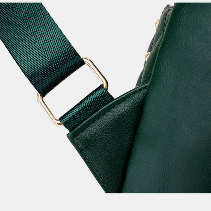 Großer Rucksack mit Nieten