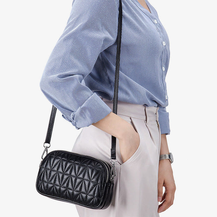 Elegante Umhängetasche für Damen mit drei Fächern und Rautenmuster-Stickerei
