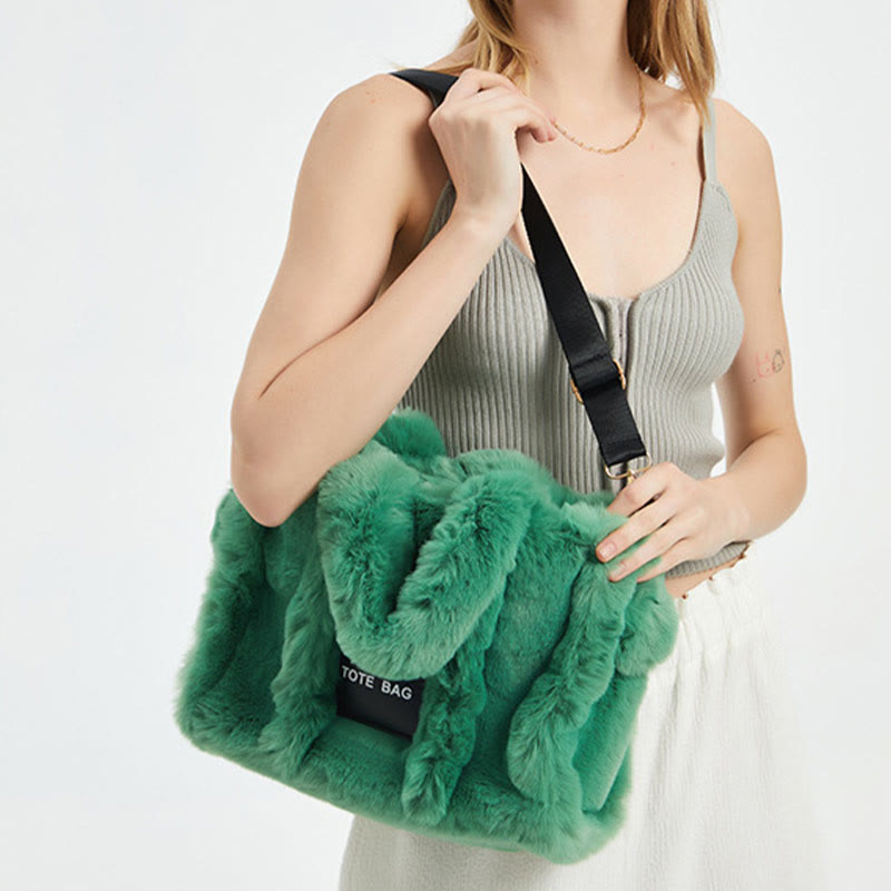 Solide Plüsch-Handtasche für den Winter, weiche Umhängetasche mit breiten Riemen