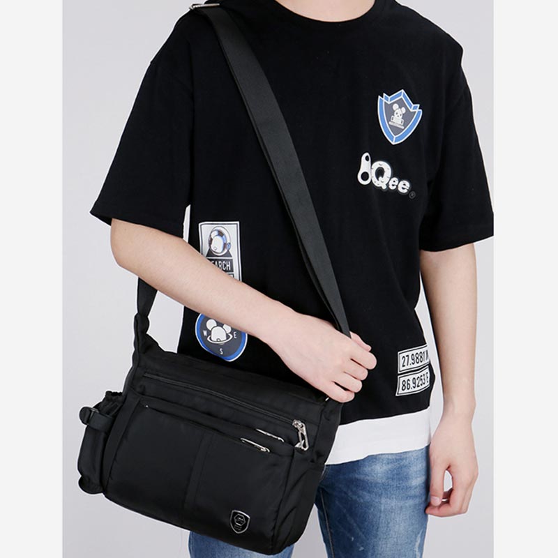 Leichte Umhängetasche aus Nylon mit mehreren Taschen für Herren