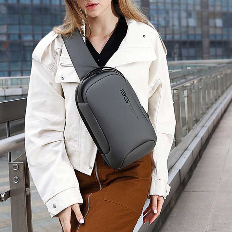 Wasserdichte, großvolumige Schultertasche mit Diebstahlschutz 