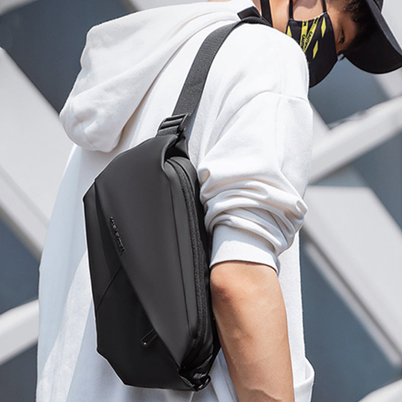Kleine Brusttasche für Herren, funktionaler, wasserdichter, lässiger Tagesrucksack, Sling-Umhängetasche