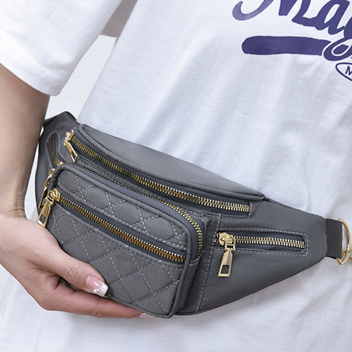 Leichte, funktionale Brust-Schultertasche für Damen mit Metallkettenriemen