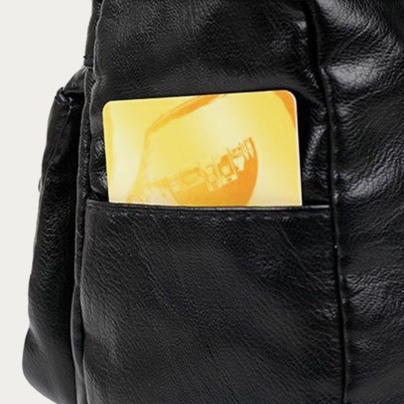 Minimalistische Tragetasche aus weichem Leder mit breitem Schultergurt