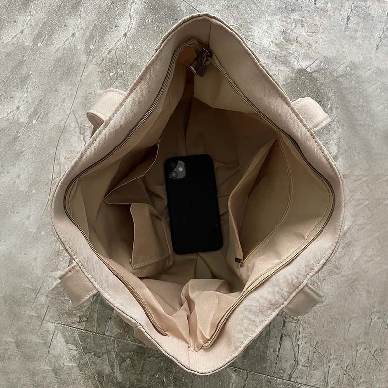 Tragetasche für Damen, schlichte Schultertasche mit Abzeichen-Dekor