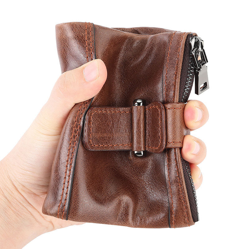 Zweifach gefaltete Geldbörse aus echtem Leder mit RFID-Schutz und mehreren Fächern sowie zwei Münzfächern mit Reißverschluss