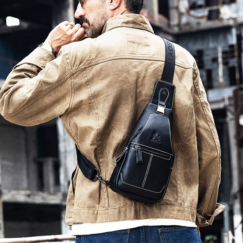 Schultertasche im Vintage-Stil mit mehreren Taschen und Kopfhöreranschluss