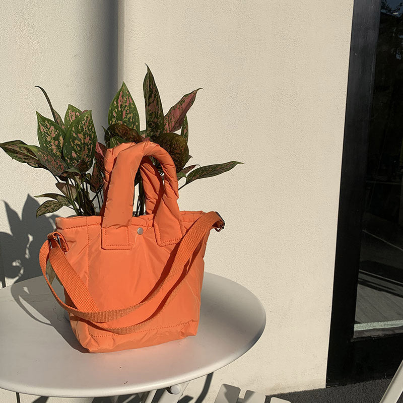 Leichte, gesteppte Handtasche für Damen, große, weich gepolsterte Umhängetasche