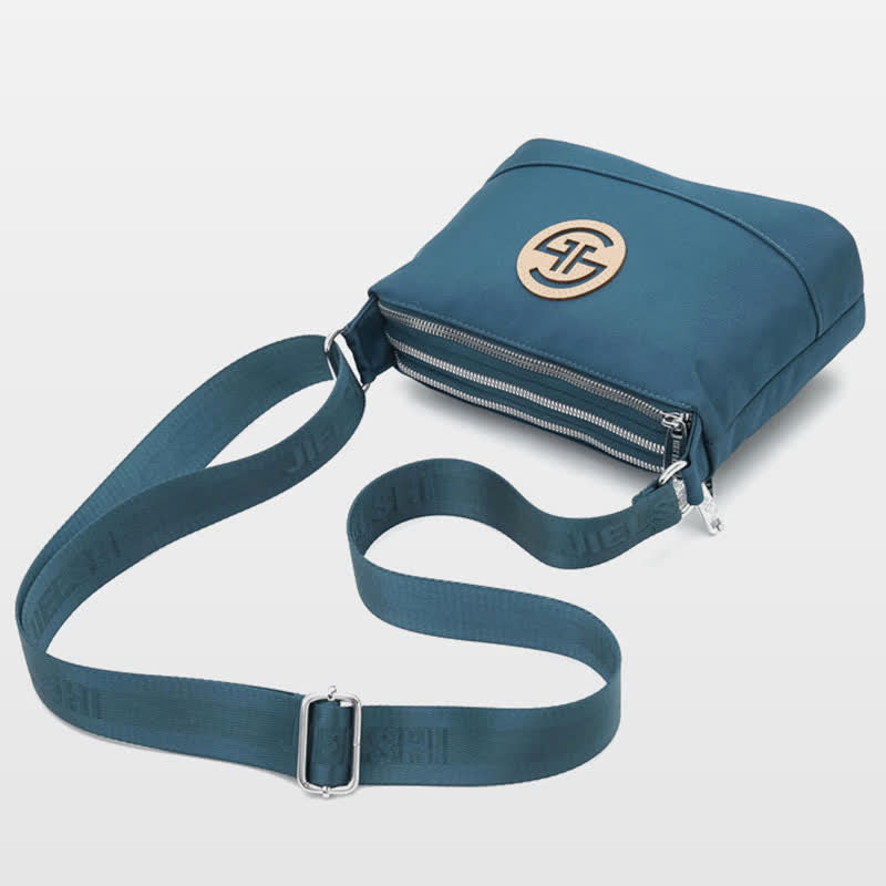 Kleine Umhängetasche mit dreifachem Reißverschluss, leichte, wasserdichte Nylon-Handtasche für Damen