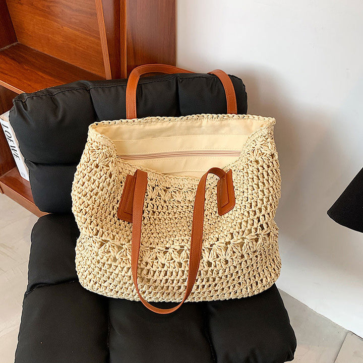 Leichte Sommerstrand-Handtasche aus gewebtem Stroh