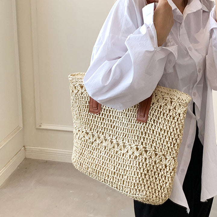 Leichte Sommerstrand-Handtasche aus gewebtem Stroh