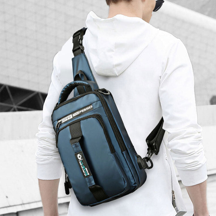 Wasserdichte, großvolumige Schultertasche mit mehreren Tragemöglichkeiten und USB-Ladeanschluss