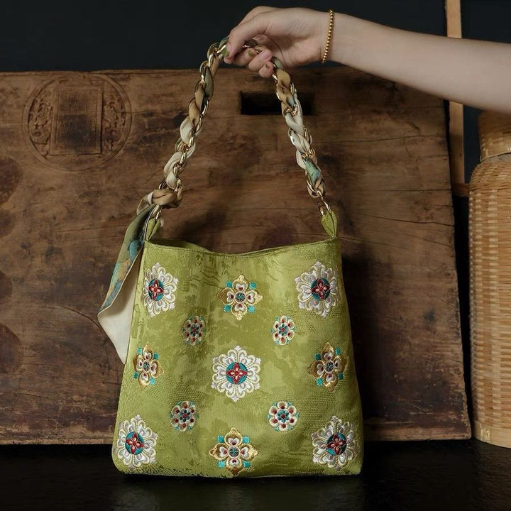 Bestickte Blumenhandtasche für Damen, helle Farbe, weiche Unterarmtasche