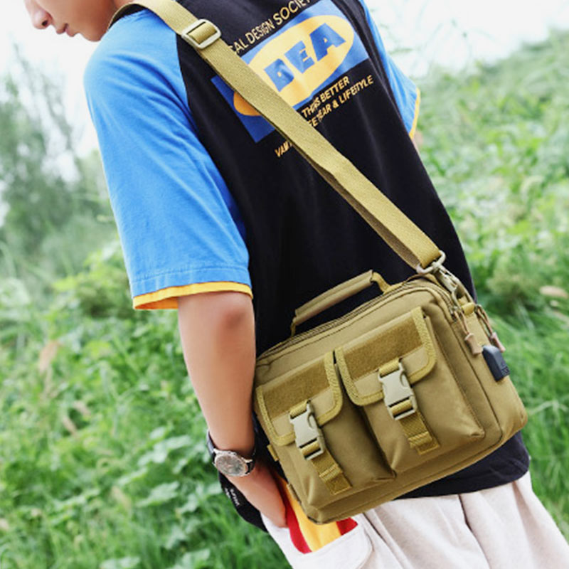 Wasserdichte Messenger-Tasche für Outdoor-Aktivitäten mit großem Fassungsvermögen und USB-Aufladung 